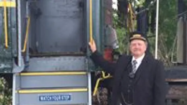 14502877_290942214626350_8877685542267944705_n train conductor about to get on train